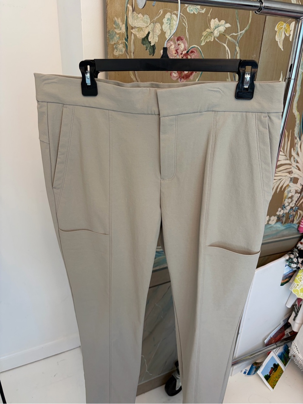Athleta Slim Stretch Women’s Pants in Light Beige